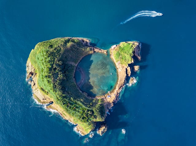 colours in Portuguese - blue and green